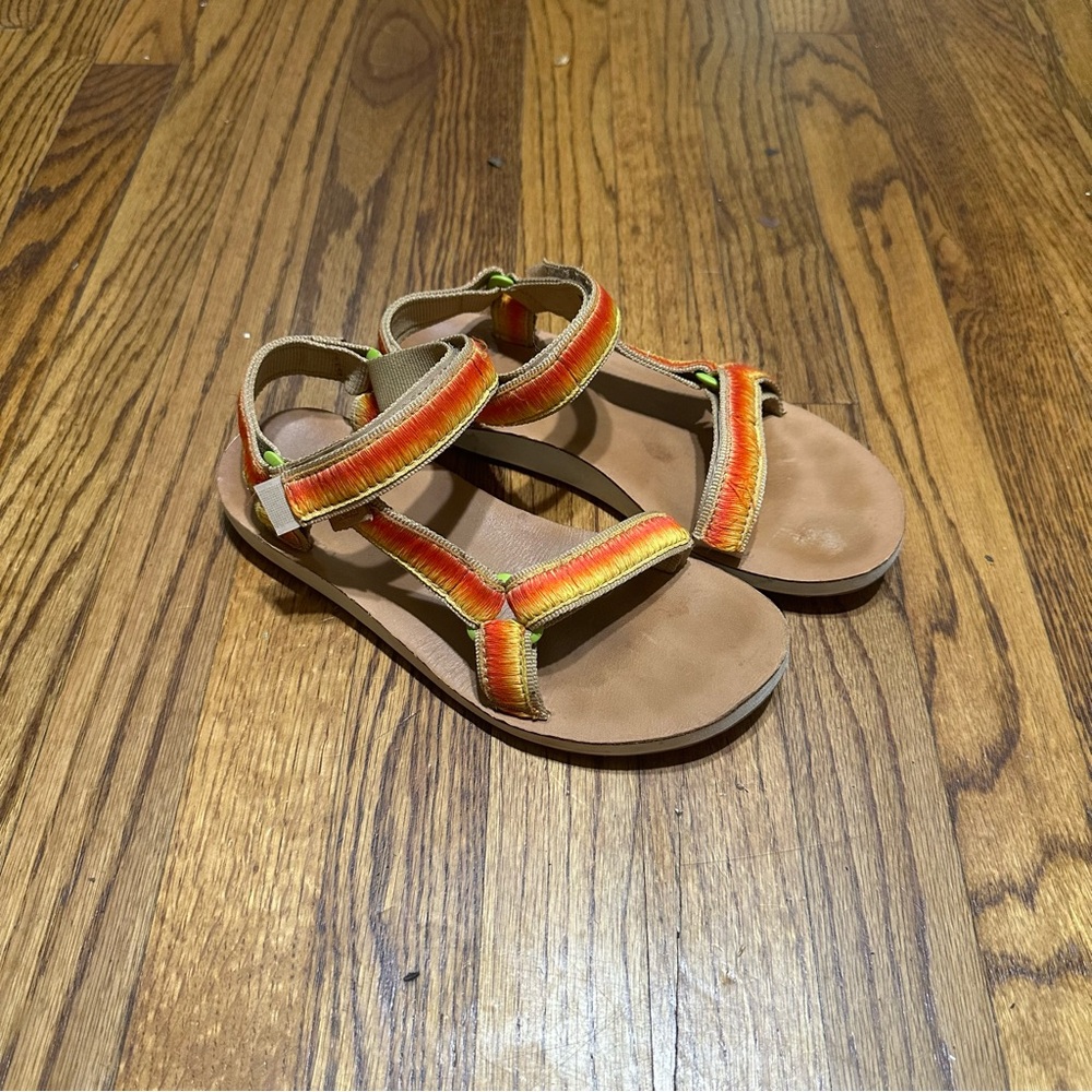 Teva sandals size 8